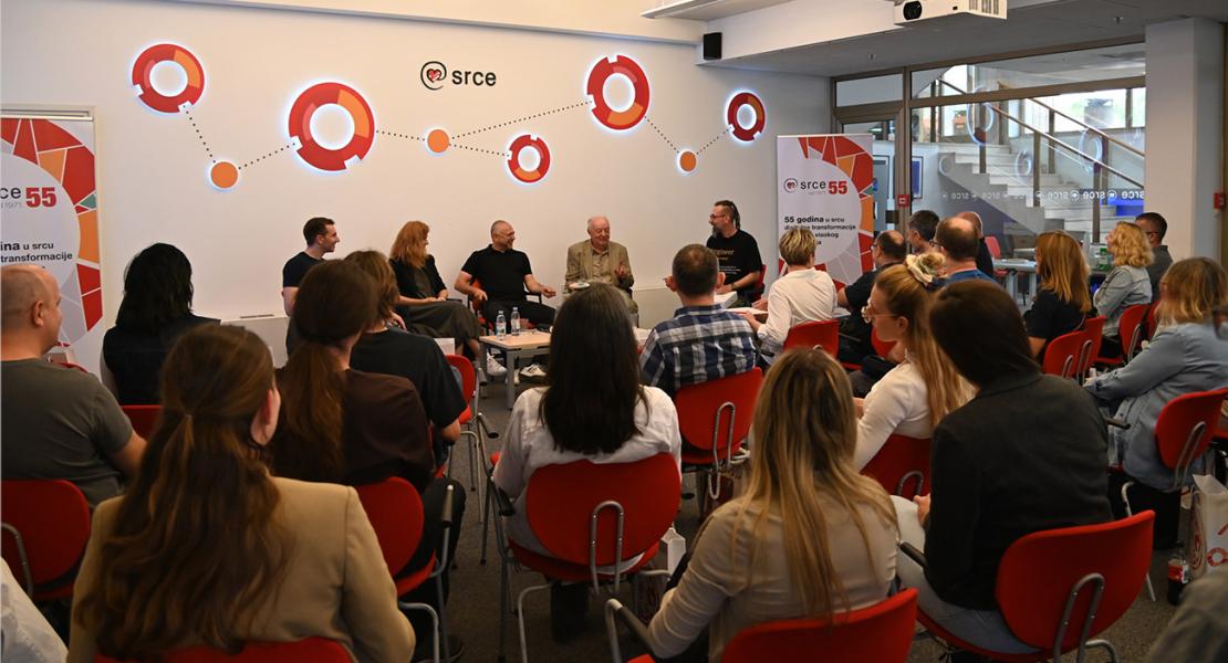 Programiranje nekad i sad: od bušenih kartica do umjetne inteligencije